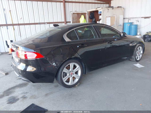 Jaguar XE 25t Premium