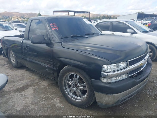 Salvage Chevrolet Silverado 1500 Image