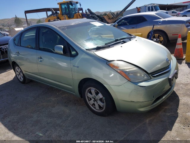 Salvage Toyota Prius Image