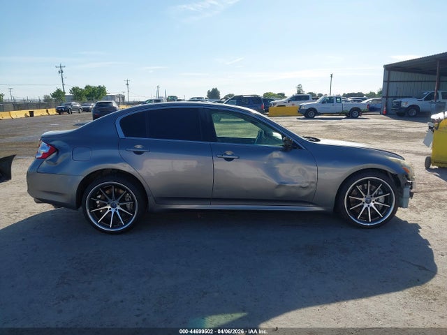 INFINITI G37 Journey