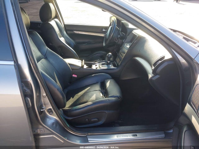 INFINITI G37 Journey