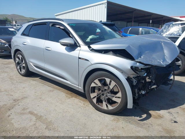 Salvage Audi e-tron Image