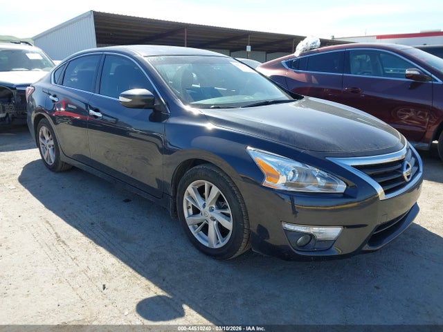Salvage Nissan Altima Image