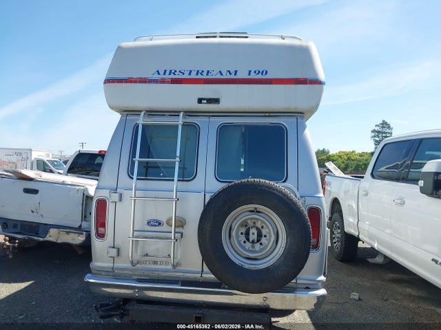Ford Econoline E350 Super Duty Van