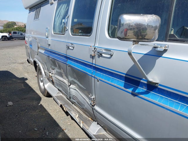 Ford Econoline E350 Super Duty Van