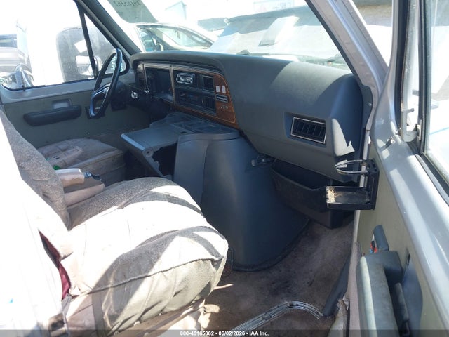Ford Econoline E350 Super Duty Van
