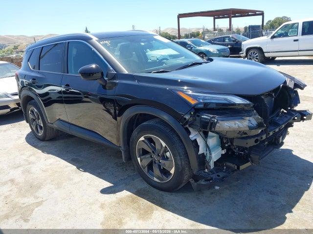 Salvage Nissan Rogue Image