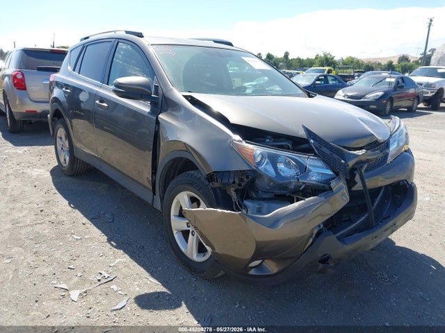 Salvage Toyota RAV4 Image