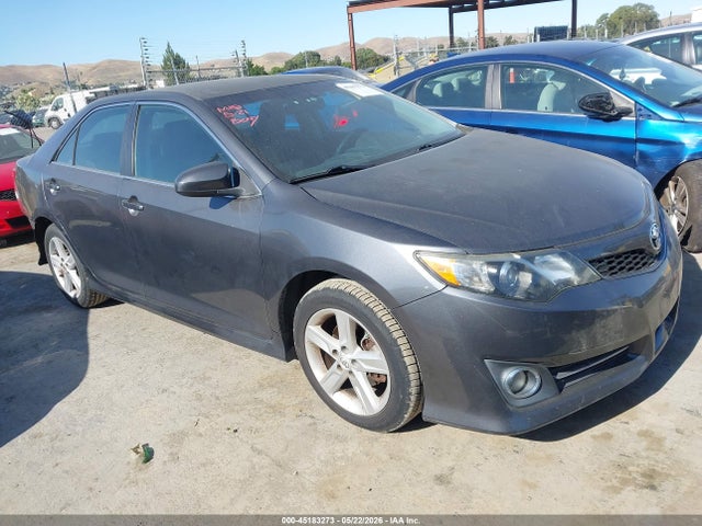 Salvage Toyota Camry Image