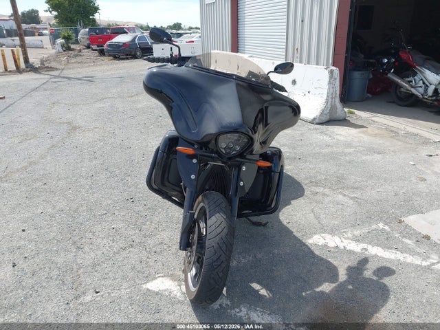 Victory Motorcycles Cross Roads 8-ball