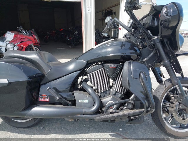 Victory Motorcycles Cross Roads 8-ball