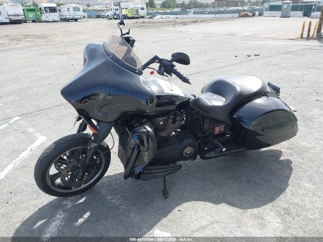 Victory Motorcycles Cross Roads 8-ball