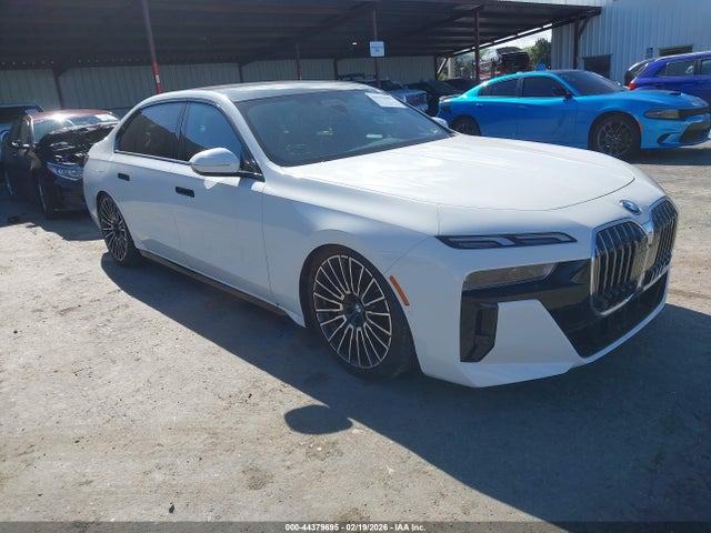 Salvage BMW i7 Image