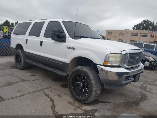 Salvage Ford Excursion Image