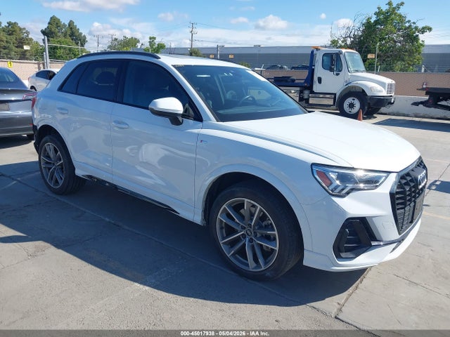 Salvage Audi Q3 Image
