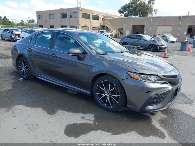 Salvage Toyota Camry Image