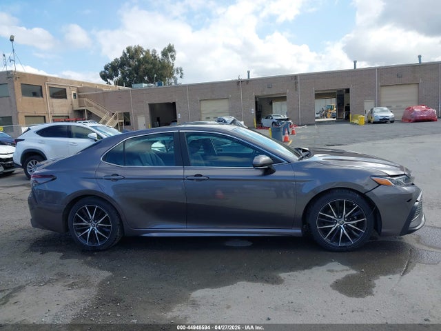 Toyota Camry Se Hybrid