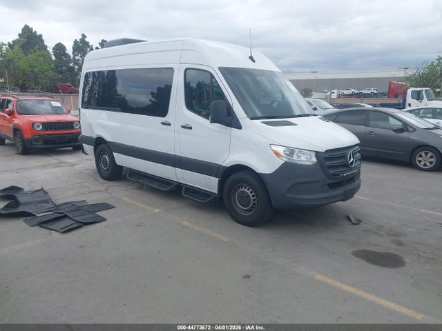 Salvage Mercedes-Benz Sprinter 2500 Image