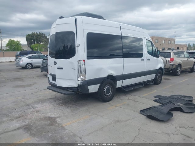 Mercedes-Benz Sprinter 2500 Standard Roof 4-cyl Gas