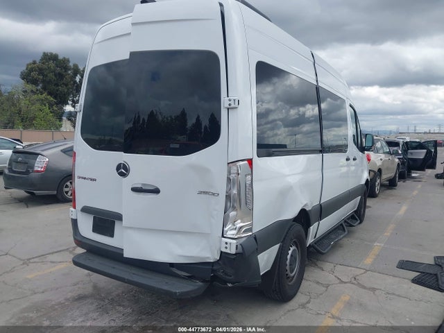 Mercedes-Benz Sprinter 2500 Standard Roof 4-cyl Gas