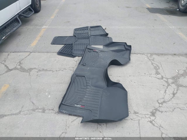 Mercedes-Benz Sprinter 2500 Standard Roof 4-cyl Gas