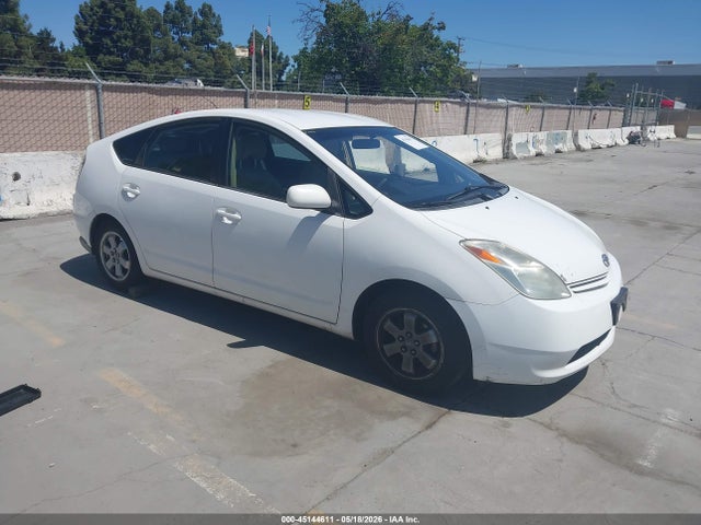 Salvage Toyota Prius Image
