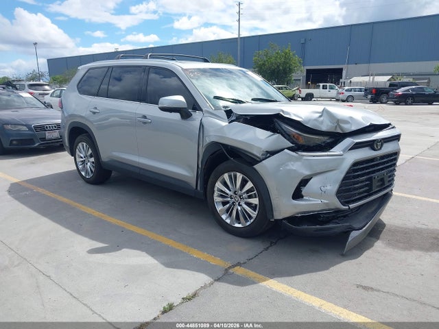 Salvage Toyota Grand Highlander Image