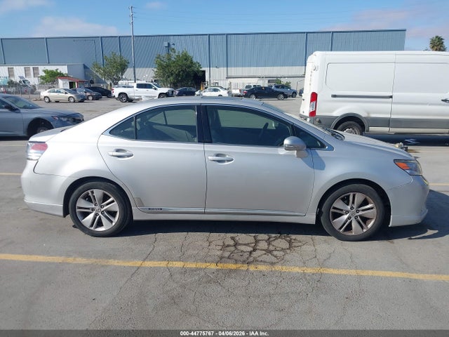Lexus HS 250h