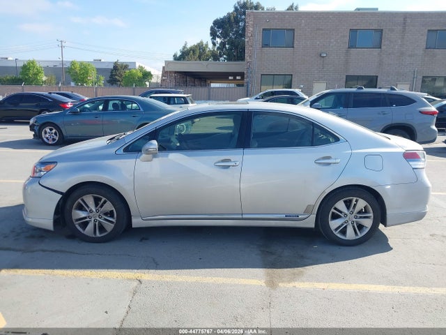 Lexus HS 250h