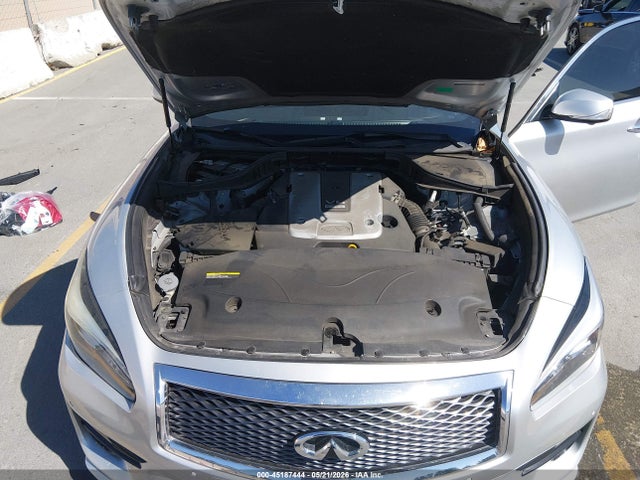INFINITI Q70 3.7