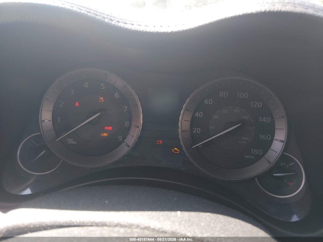 INFINITI Q70 3.7
