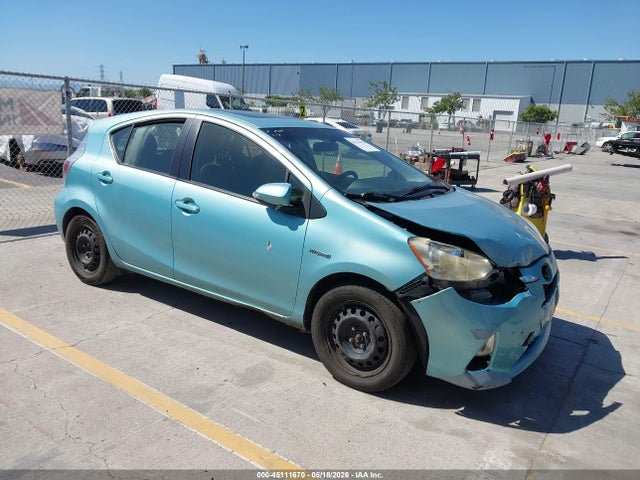 Salvage Toyota Prius c Image