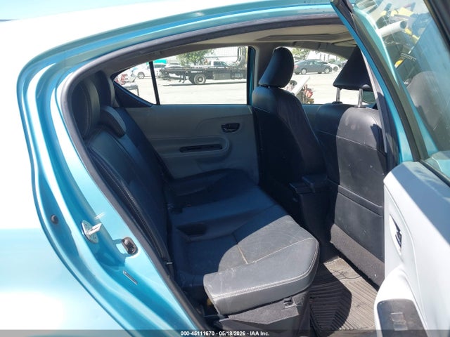 Toyota Prius c Four