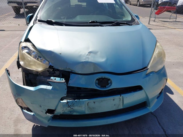 Toyota Prius c Four