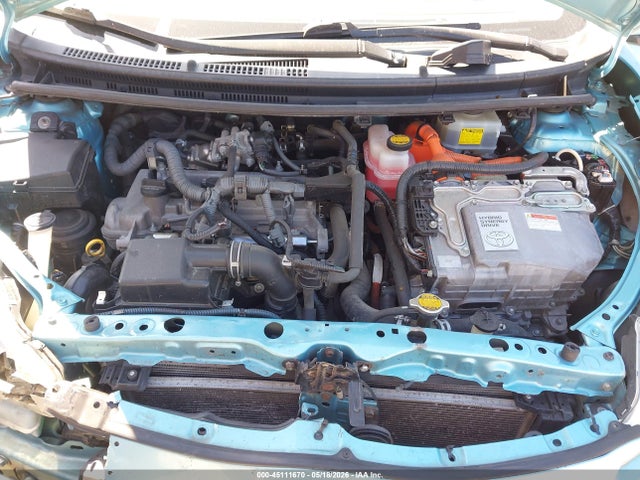 Toyota Prius c Four