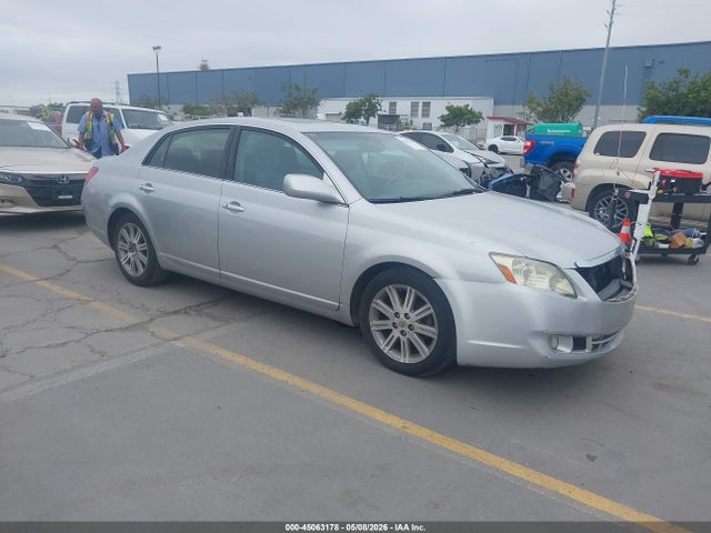 Salvage Toyota Avalon Image