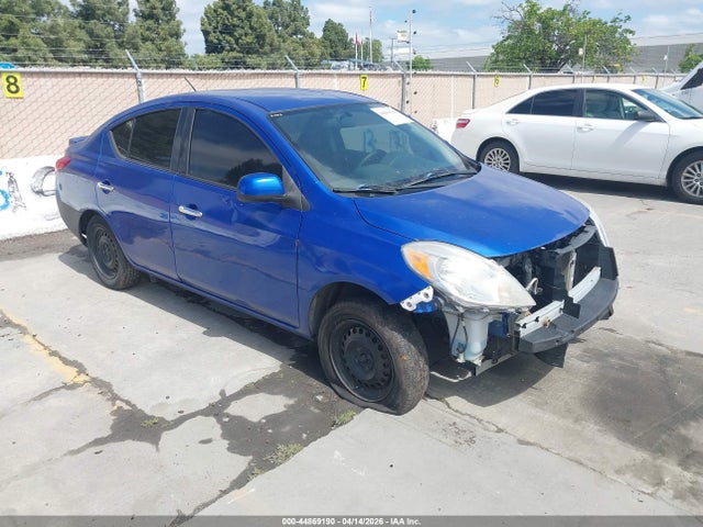 Salvage Nissan Versa Image