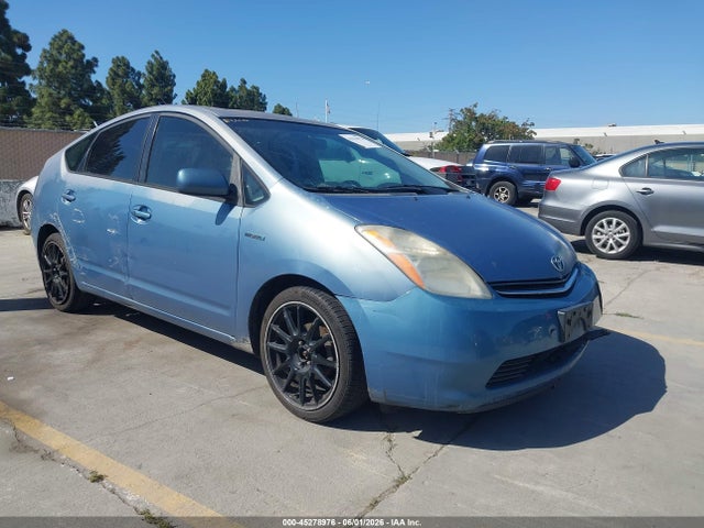 Salvage Toyota Prius Image