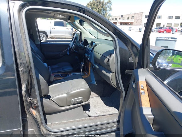 Nissan Pathfinder Le