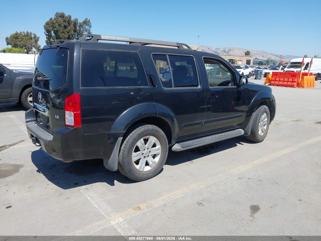 Nissan Pathfinder Le