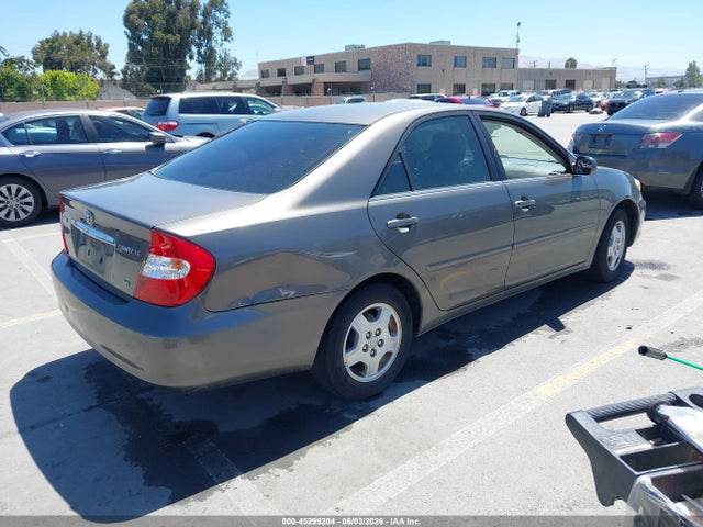Toyota Camry Le V6