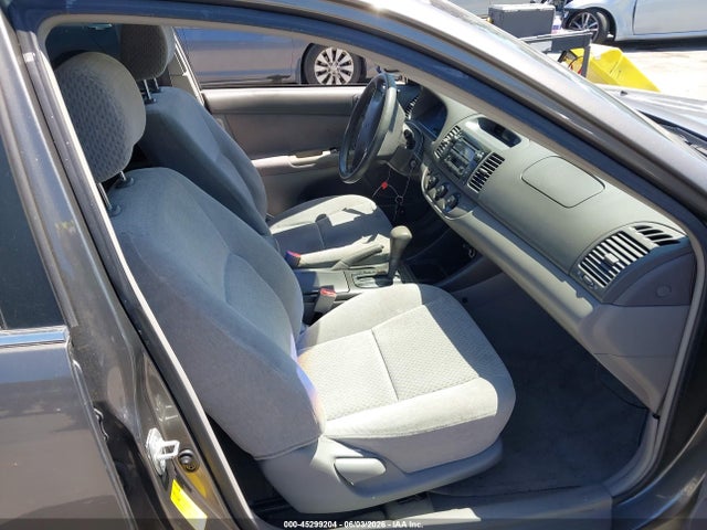 Toyota Camry Le V6