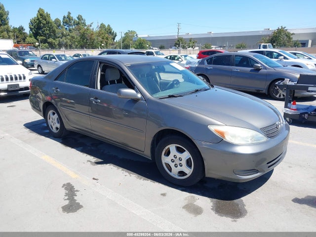 Salvage Toyota Camry Image