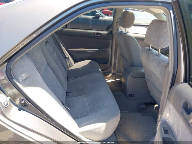 Toyota Camry Le V6