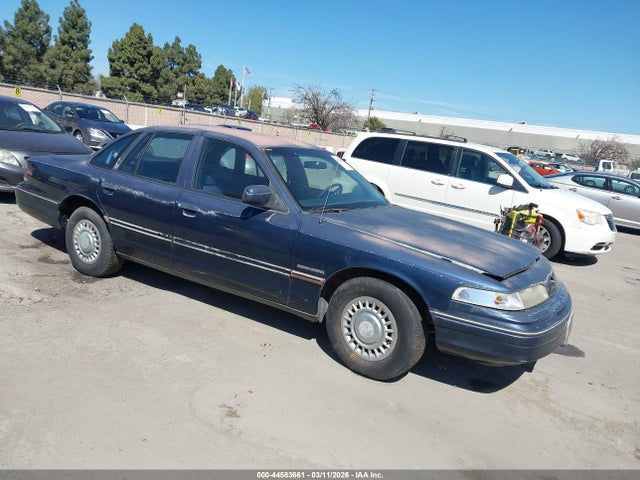 Salvage Ford Crown Victoria Image