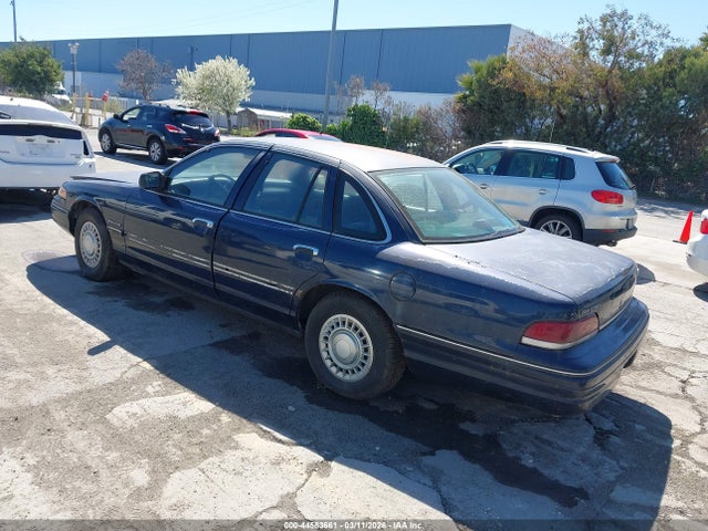 Ford Crown Victoria S