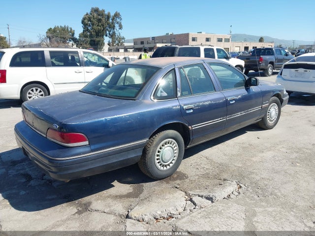Ford Crown Victoria S