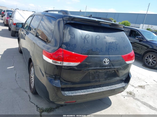 Toyota Sienna Xle V6