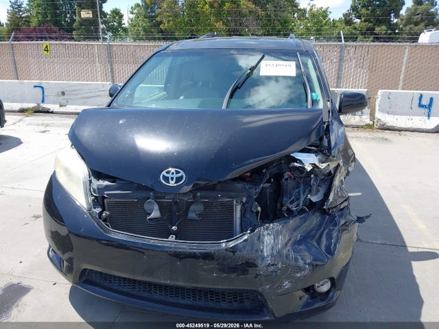 Toyota Sienna Xle V6