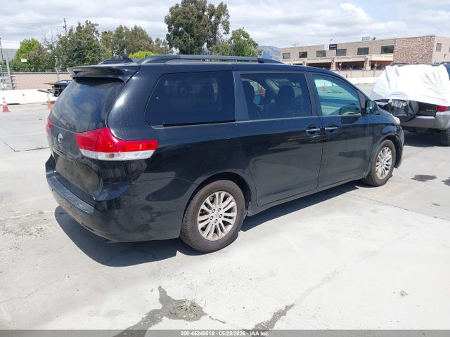 Toyota Sienna Xle V6
